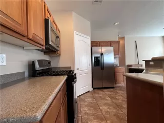 Photo #5: 2483456 Listing 