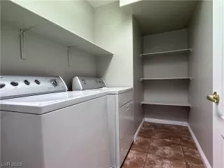 Photo #6: 2483456 Listing 