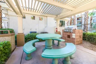 Photo #4: 2483469 Listing