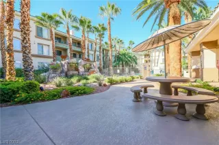 Photo #5: 2483469 Listing