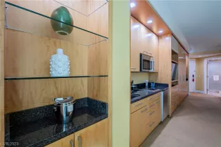 Photo #6: 2483479 Listing