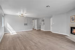 Photo #4: 2483500 Listing 