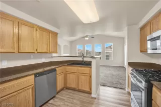 Photo #6: 2483512 Listing