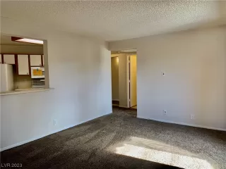 Photo #5: 2483521 Listing 