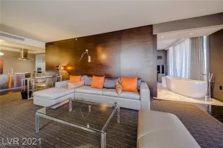 Photo #5: 2483567 Listing 