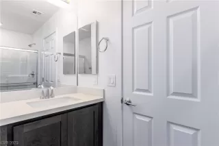 Photo #5: 2483600 Listing 