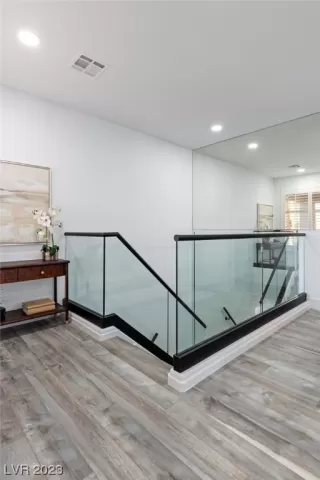 Photo #3: 2483603 Listing