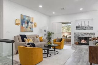 Photo #4: 2483603 Listing