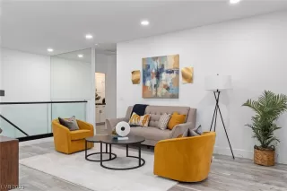 Photo #5: 2483603 Listing