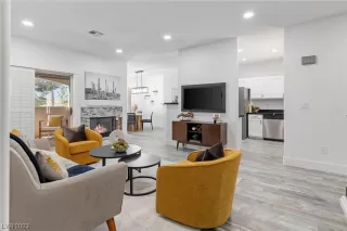 Photo #6: 2483603 Listing