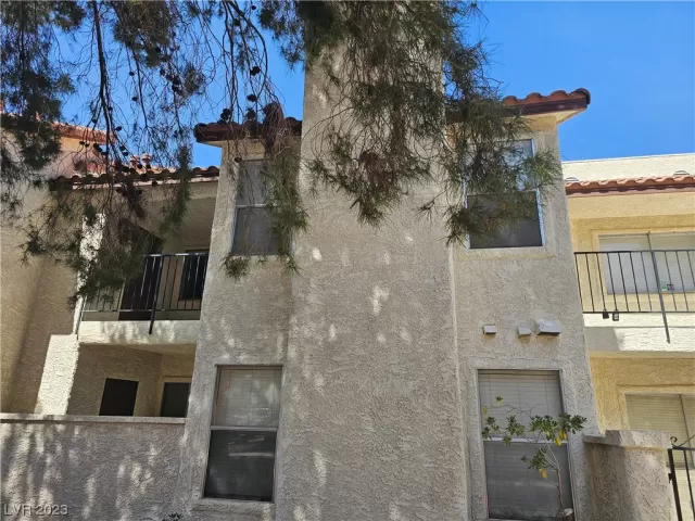 MLS: 2483609 Condo For Sale