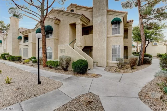 MLS: 2483613 Condo For Sale