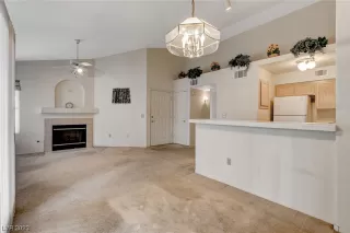 Photo #5: 2483613 Listing 