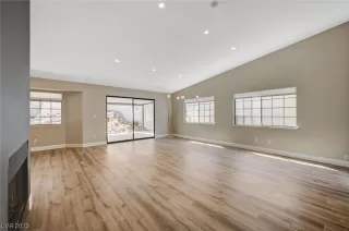 Photo #4: 2483614 Listing 