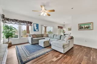 Photo #5: 2483631 Listing 