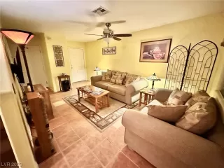 Photo #3: 2483635 Listing