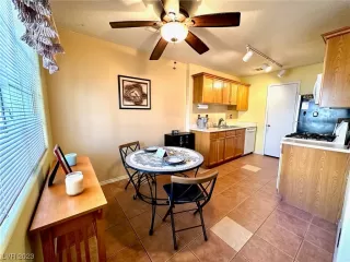 Photo #5: 2483635 Listing