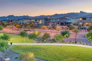 Photo #2: 2483636 Listing 