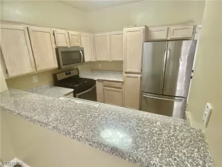 Photo #4: 2483658 Listing 