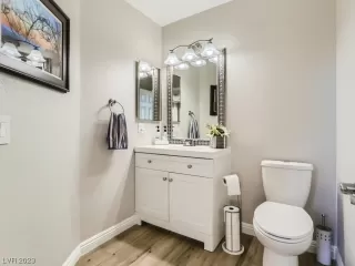 Photo #5: 2483677 Listing