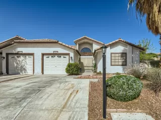 Photo #2: 2483688 Listing