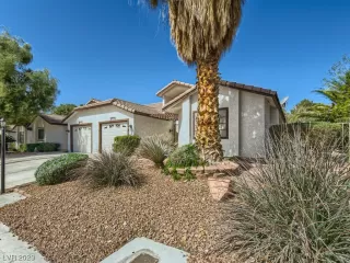 Photo #3: 2483688 Listing