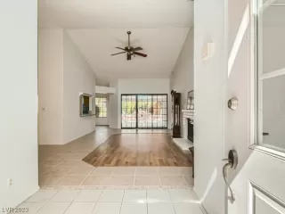 Photo #5: 2483688 Listing