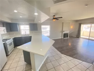 Photo #3: 2483727 Listing 