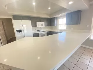 Photo #4: 2483727 Listing 