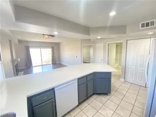 Photo #5: 2483727 Listing 