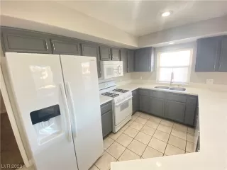 Photo #6: 2483727 Listing 