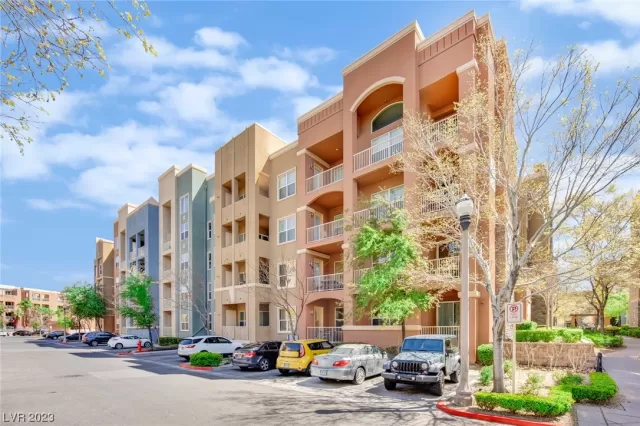 MLS: 2483733 Condo For Sale