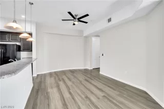 Photo #4: 2483733 Listing