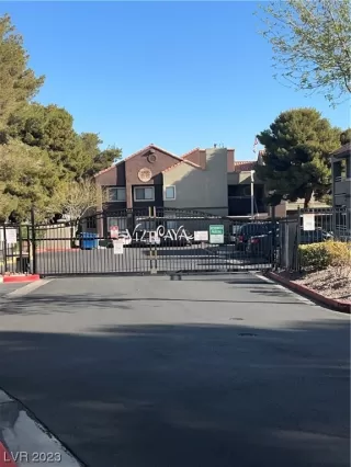 Photo #2: 2483736 Listing 