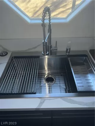 Photo #6: 2483736 Listing 