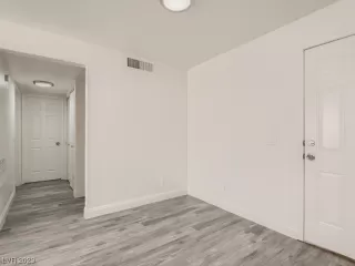 Photo #2: 2483749 Listing 