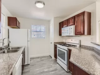 Photo #3: 2483749 Listing 