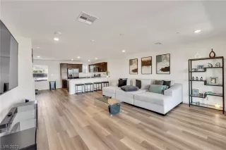 Photo #1: 2483754 Listing