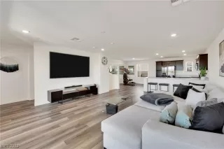 Photo #2: 2483754 Listing