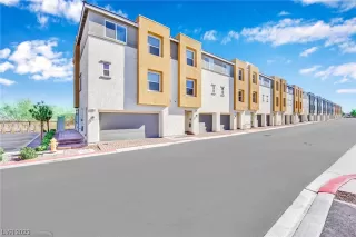 Photo #5: 2483754 Listing