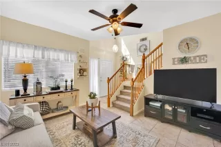 Photo #3: 2483758 Listing