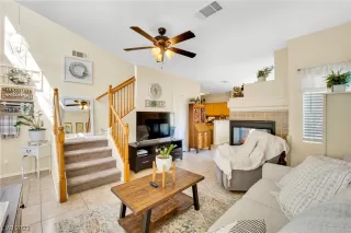 Photo #4: 2483758 Listing