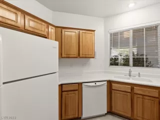 Photo #5: 2483760 Listing