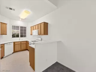 Photo #6: 2483760 Listing