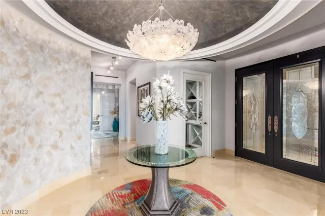 MLS: 2483761 Condo For Sale