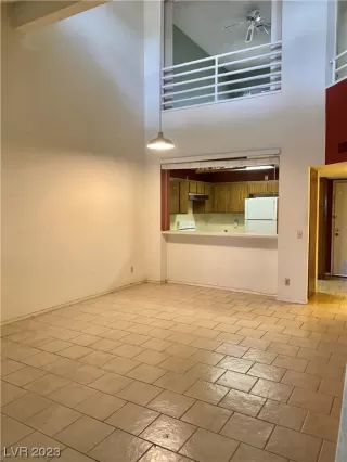 Photo #5: 2483808 Listing