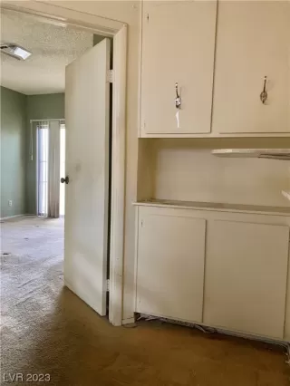 Photo #6: 2483808 Listing