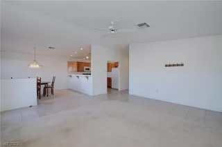 Photo #3: 2483822 Listing