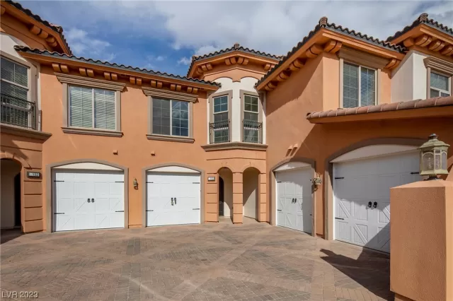 MLS: 2483824 Condo For Sale