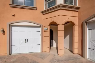 Photo #1: 2483824 Listing 